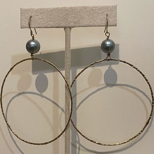 Large gold-plated hoops with gray pearls